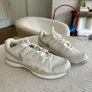 NEW Nike Women’s Tennis Shoes